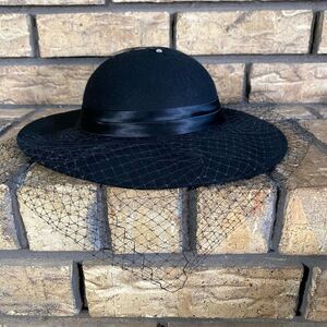 ‎Birdcage back hat